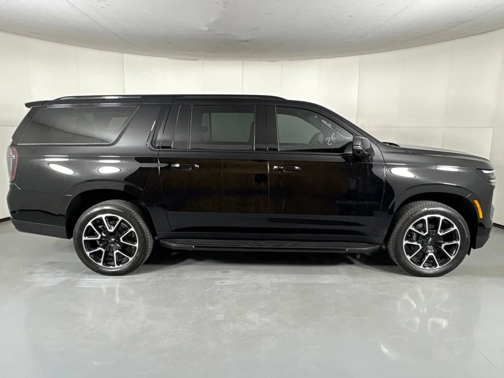 2026 Chevrolet Suburban RST - Photo 11