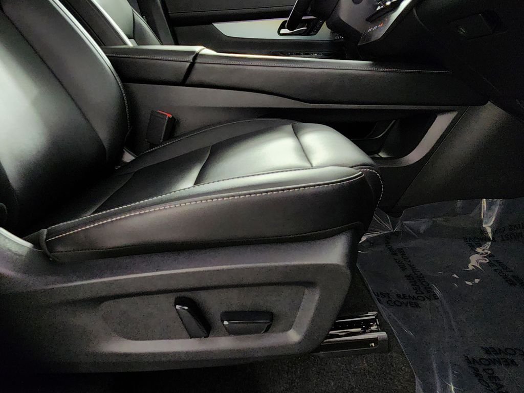 Certified Used 2025 White Nissan SL image 15