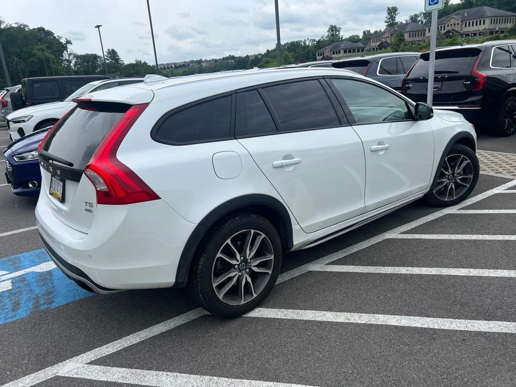 Used 2015 Crystal White Pearl Volvo T5 Platinum image 11