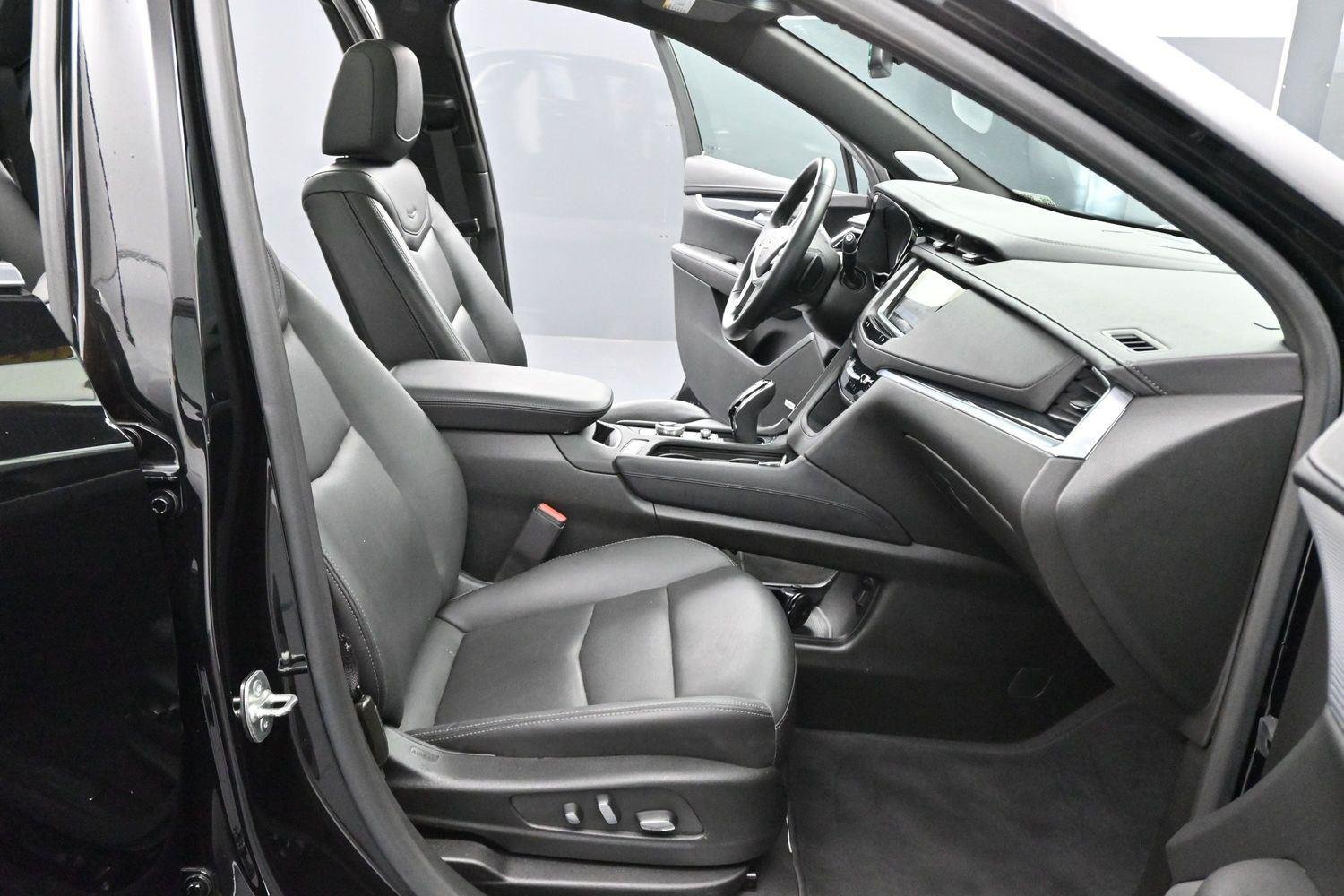 Used 2025 Stellar Black Metallic Cadillac AWD Premium Luxury image 33