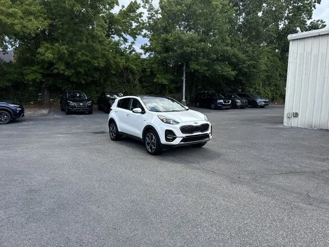 Used 2020 White Kia SX image 3