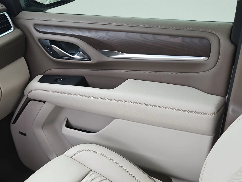 Used 2021 WHITE FROST TRICOAT GMC Denali image 13