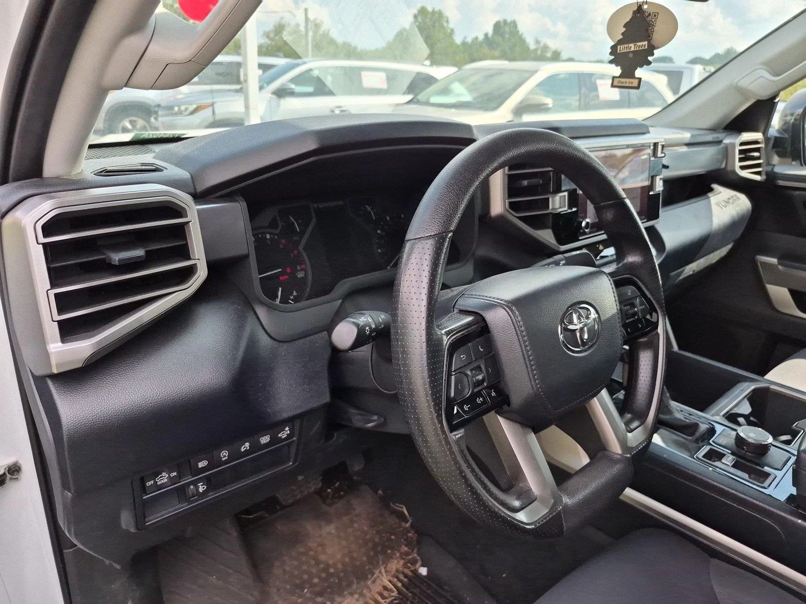 Used 2024 Ice Cap Toyota SR5 image 18
