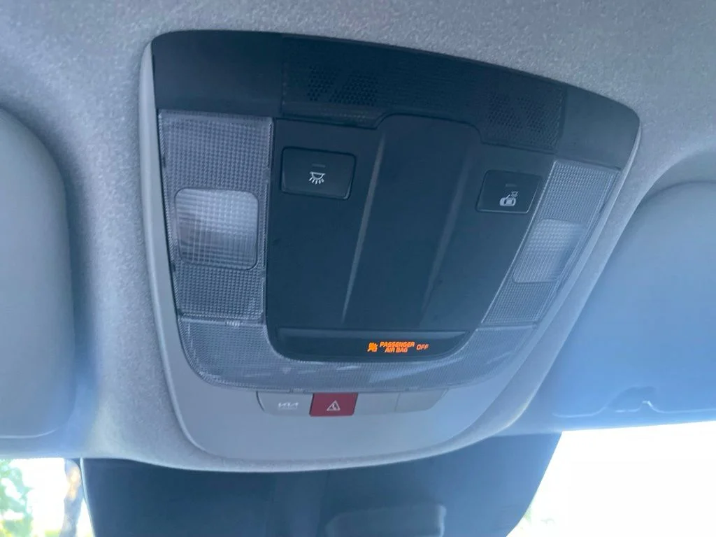 Certified Used 2023 Fire Orange Kia Wind image 16