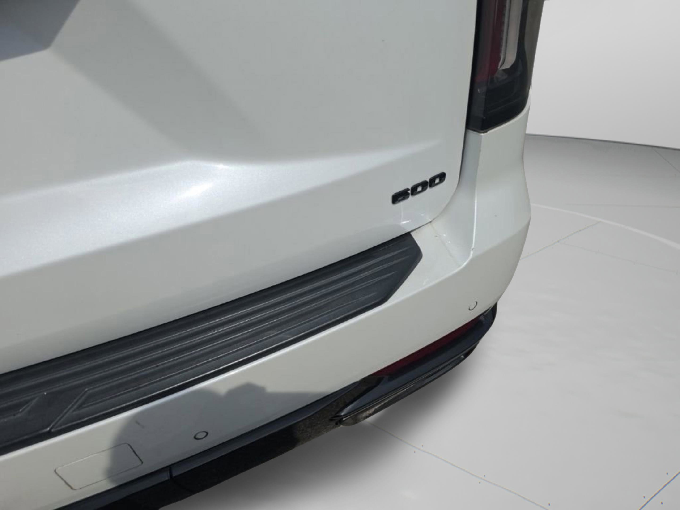 Used 2021 CRYSTAL WHITE TRICOAT Cadillac Sport Platinum image 15