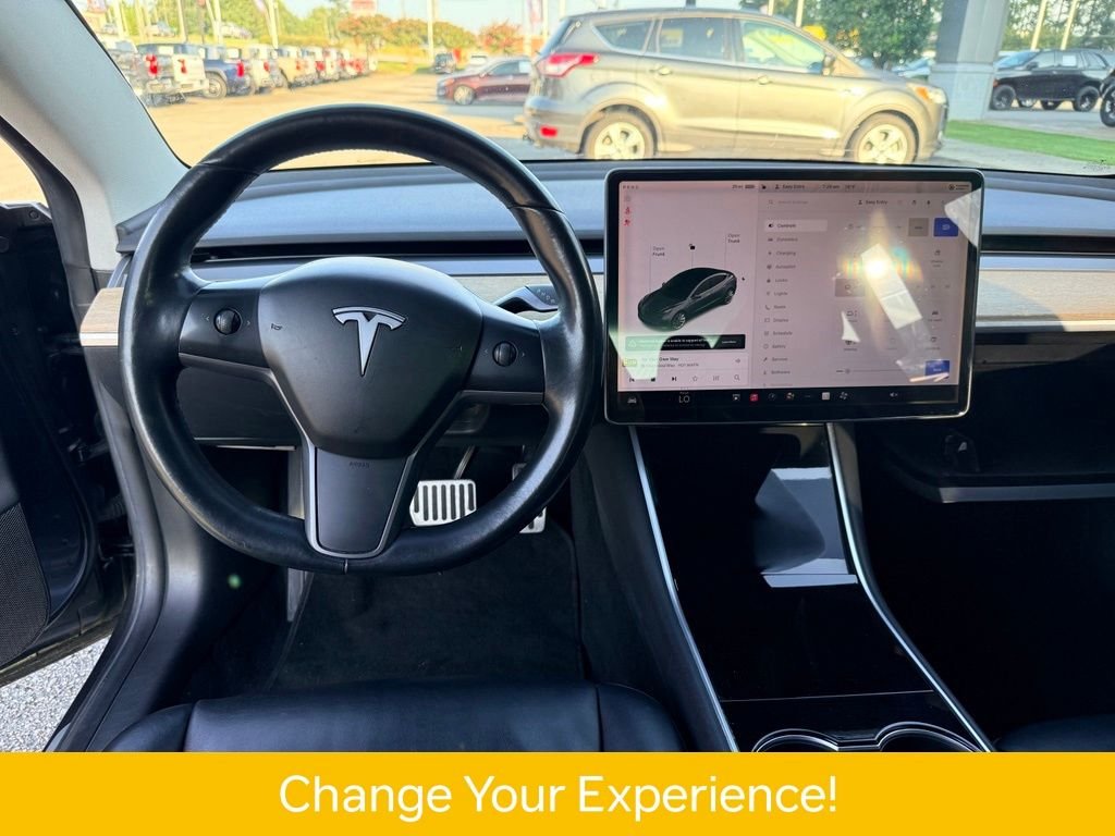 Used 2018  Tesla Long Range image 11