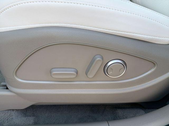 New 2026 White Hyundai SEL 7P image 16