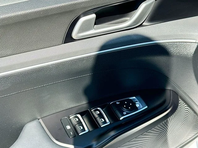 Used 2024 White Kia GT-Line image 18