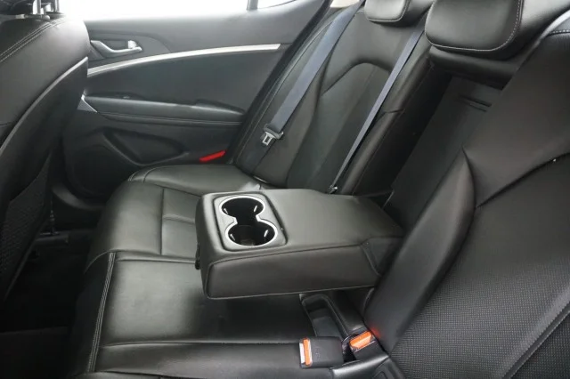 Used 2025  Genesis 2.5T image 21