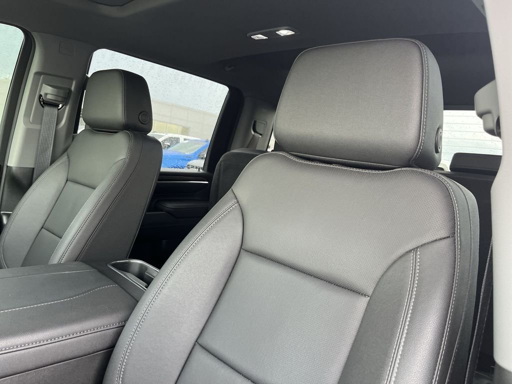 Used 2025 Silver GMC SLT image 11
