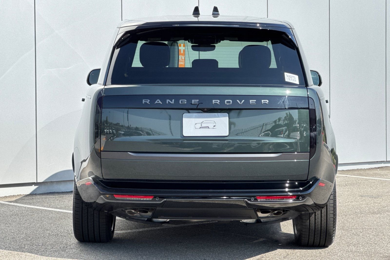 New 2026 Belgravia Green Land Rover SE image 4