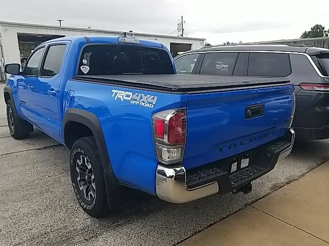 Used 2020 Blue Toyota SR5 image 14