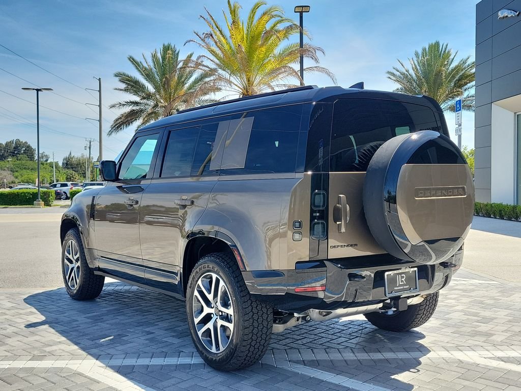New 2026 Gondwana Stone Land Rover X-Dynamic SE image 3