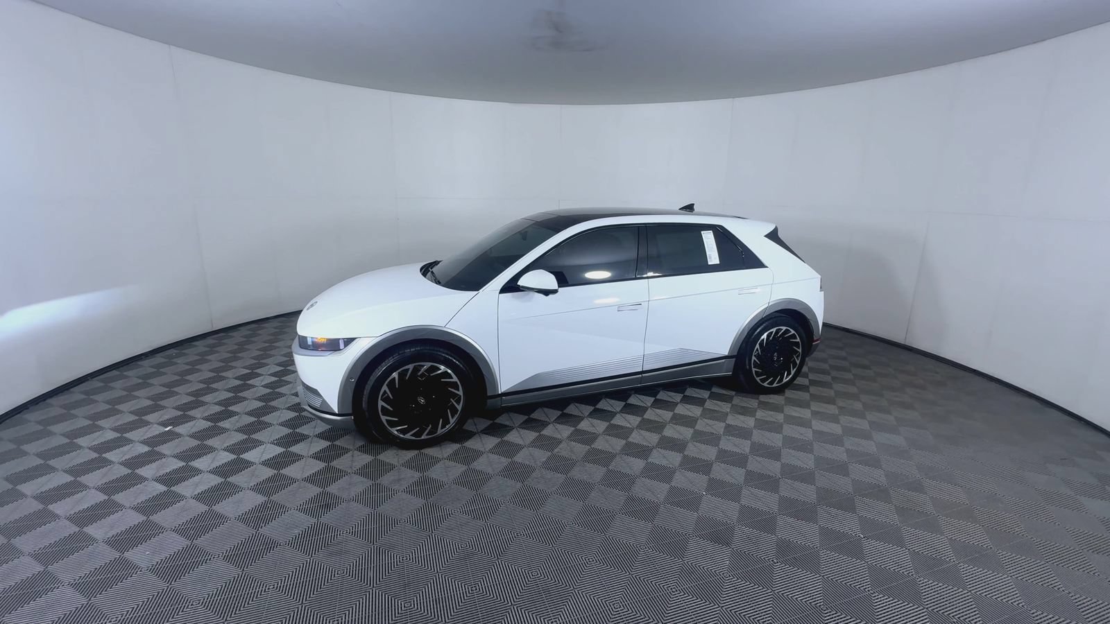 Certified Used 2024 Atlas White Hyundai Limited image 4