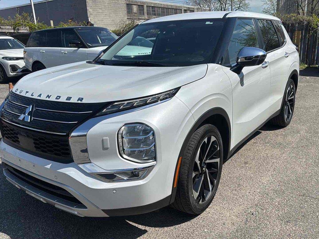 2022 Mitsubishi Outlander SE S-AWC's photo