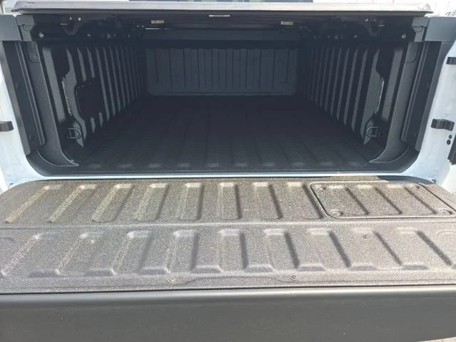 New 2026 Bright White Clearcoat Ram Laramie image 40