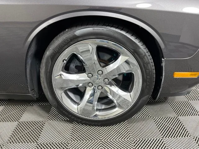 Used 2014 Gray Dodge R/T image 9