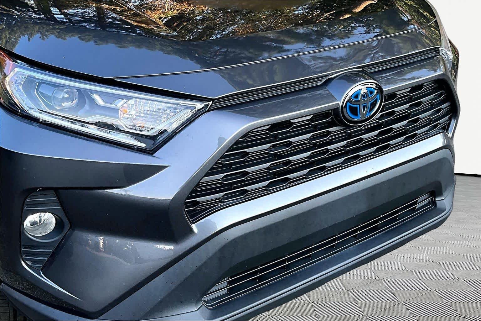 Used 2021 Magnetic Gray Metallic Toyota Hybrid XLE image 30
