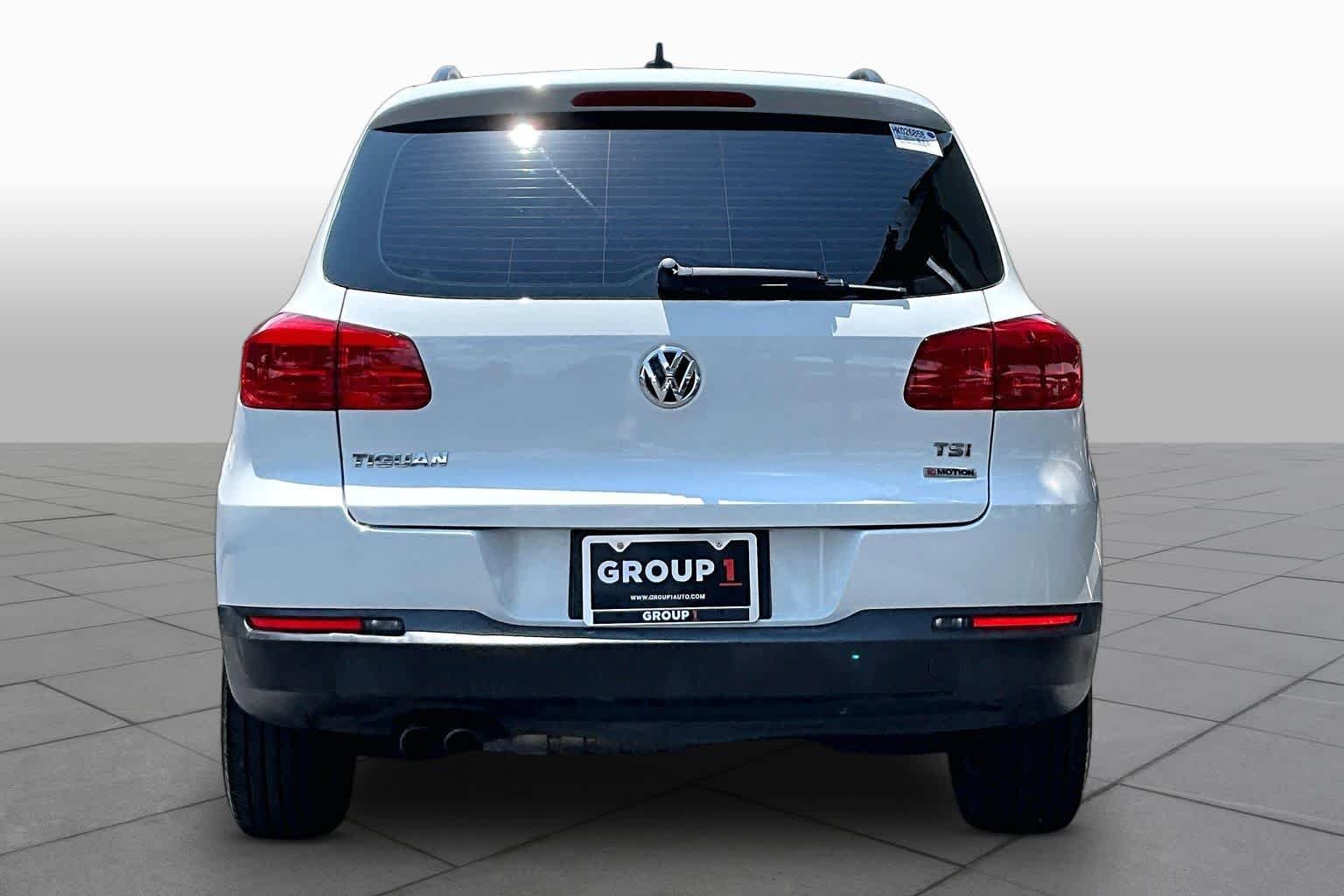 Used 2017  Volkswagen  image 5