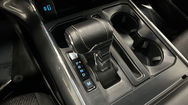 Used 2023 Atlas Blue Metallic Ford XLT image 18