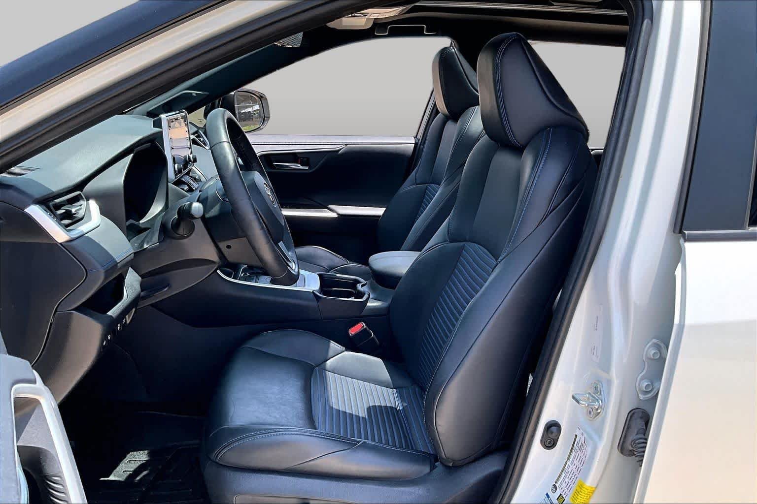 Used 2021 Blizzard Pearl/Midnight Black Metallic Toyota Hybrid XSE image 7