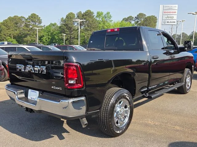 New 2026 Diamond Black Crystal Pearl-Coat Exterior Paint RAM Tradesman image 12