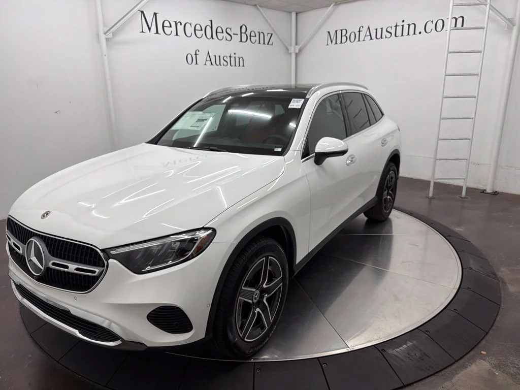 New 2027 White Mercedes-Benz GLC 300 image 3