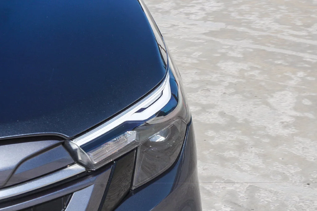 Used 2025 Gray Metallic Subaru Premium image 11
