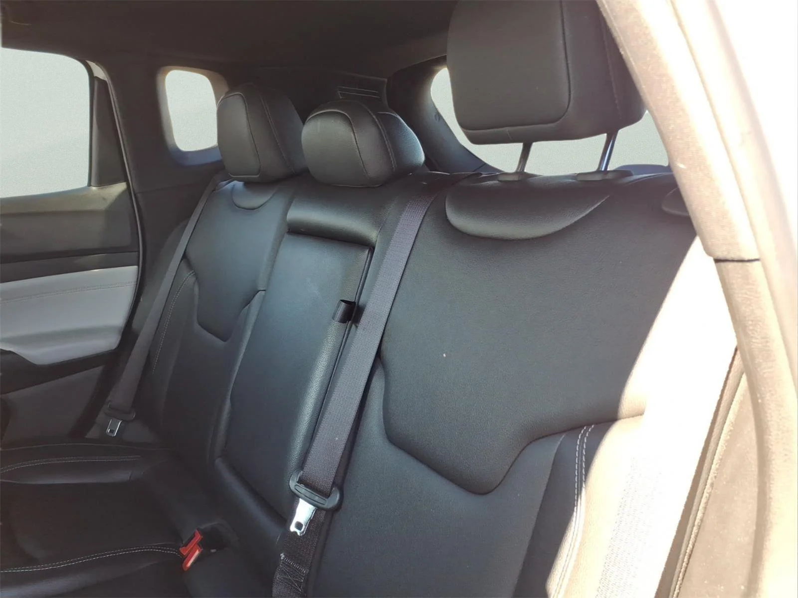 Used 2025 Bright White Clearcoat Jeep Limited image 11