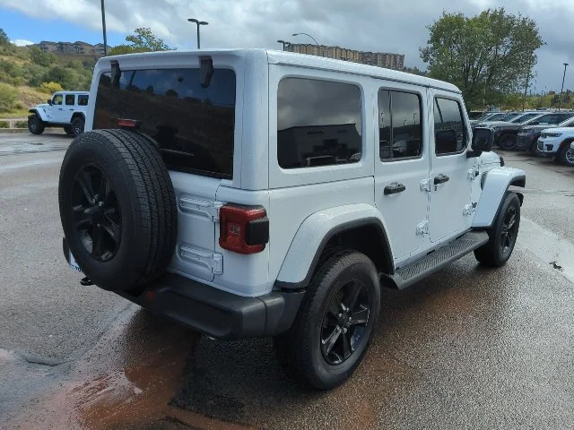 Used 2020 White Jeep Unlimited Sahara Altitude image 4