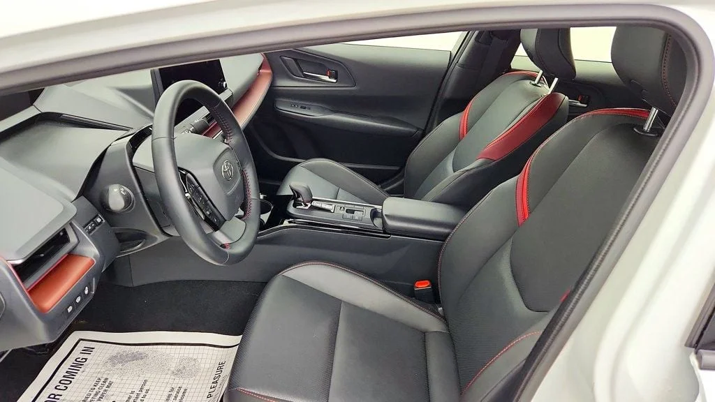 Used 2025 Wind Chill Pearl Toyota XSE Premium w/ Advanced Tech Pkg & Solar Roof image 19