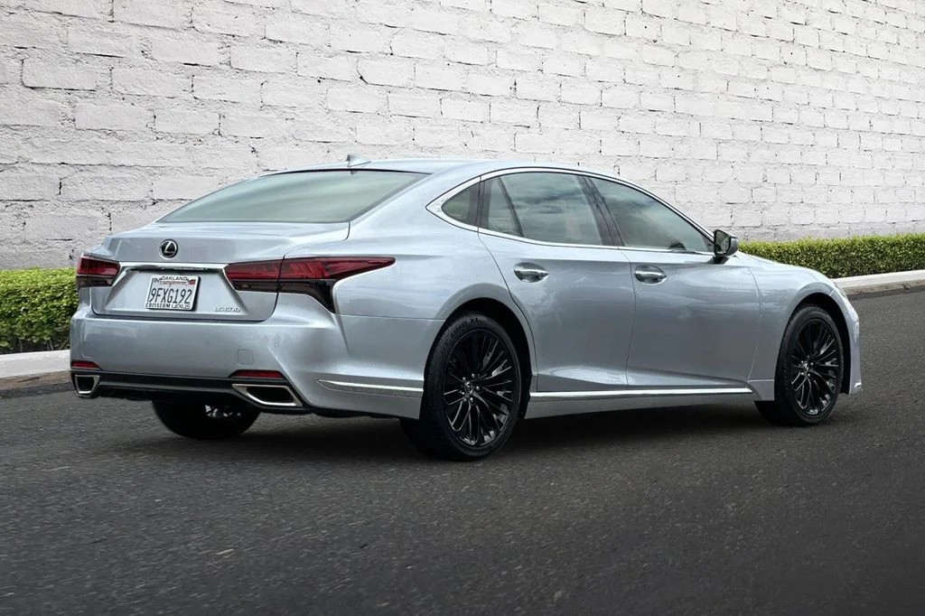 Used 2023 Silver Lexus 500 Base image 4