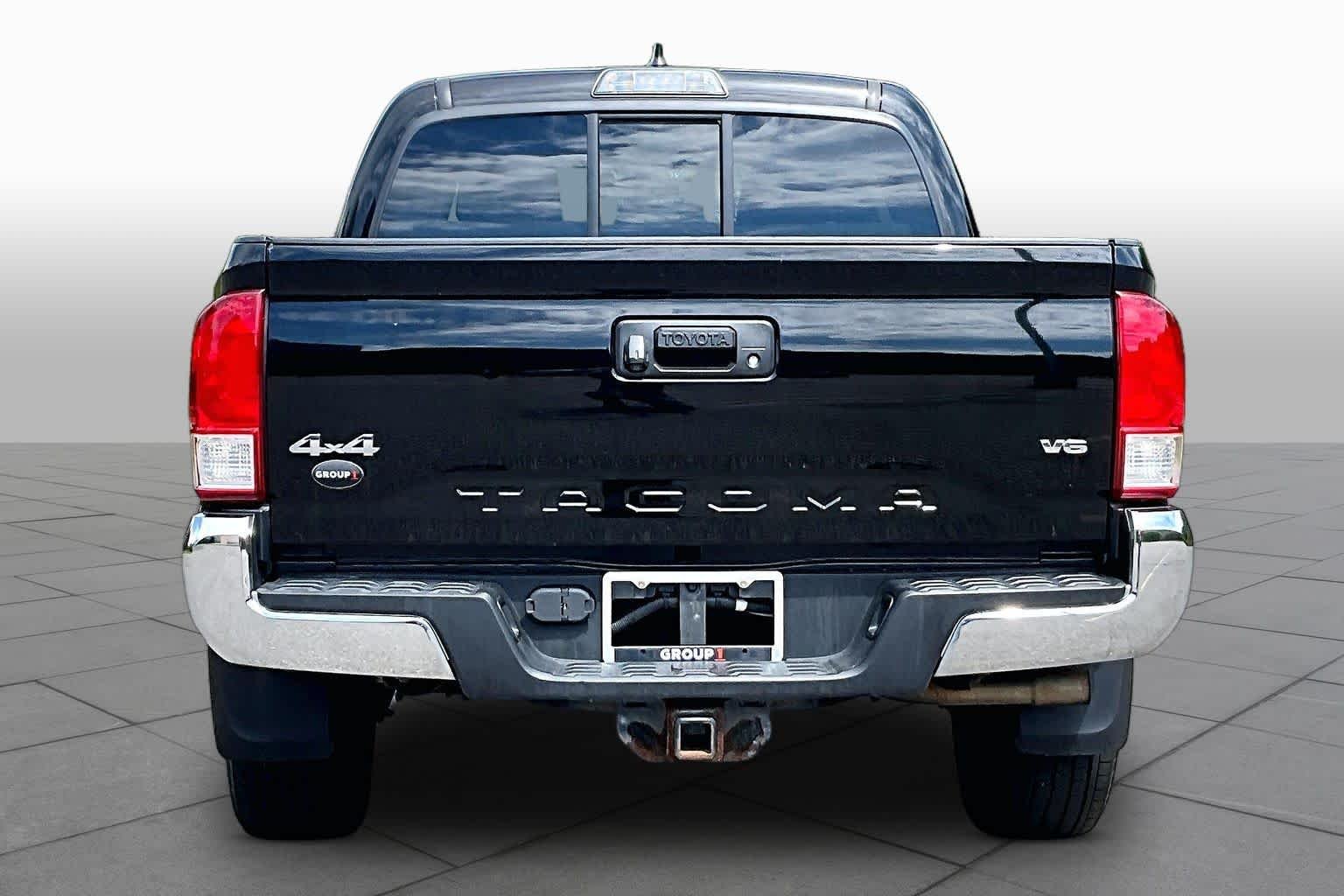 Used 2017 Black Toyota SR5 image 5