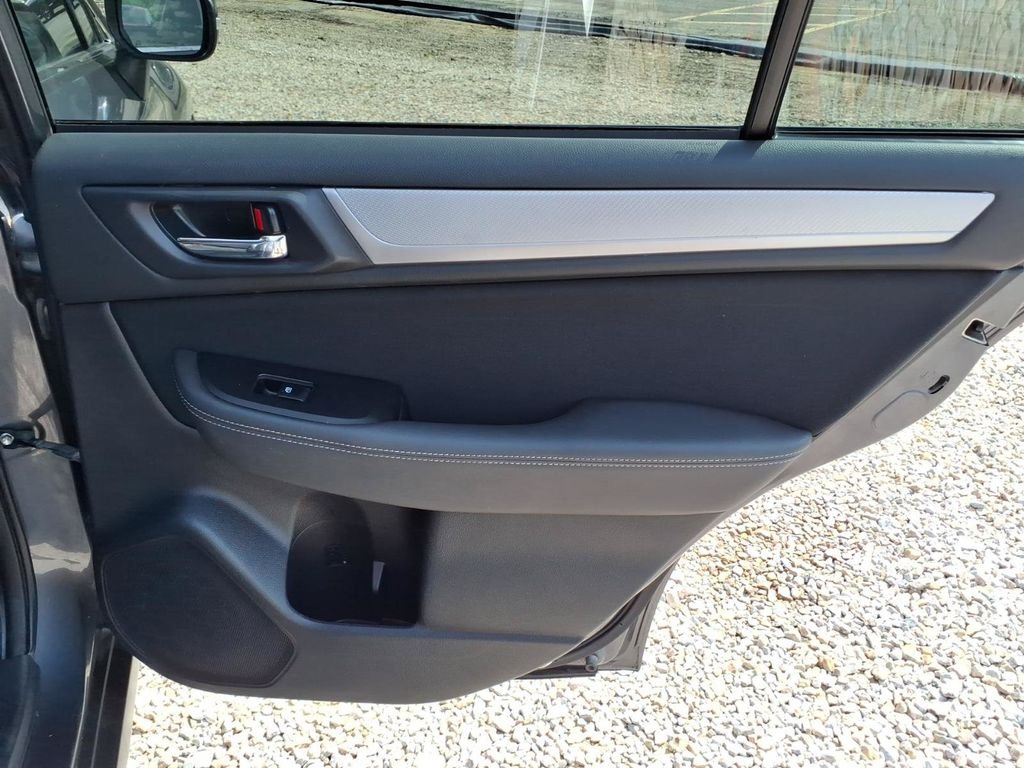 Used 2019 Gray Subaru 2.5i Premium image 28