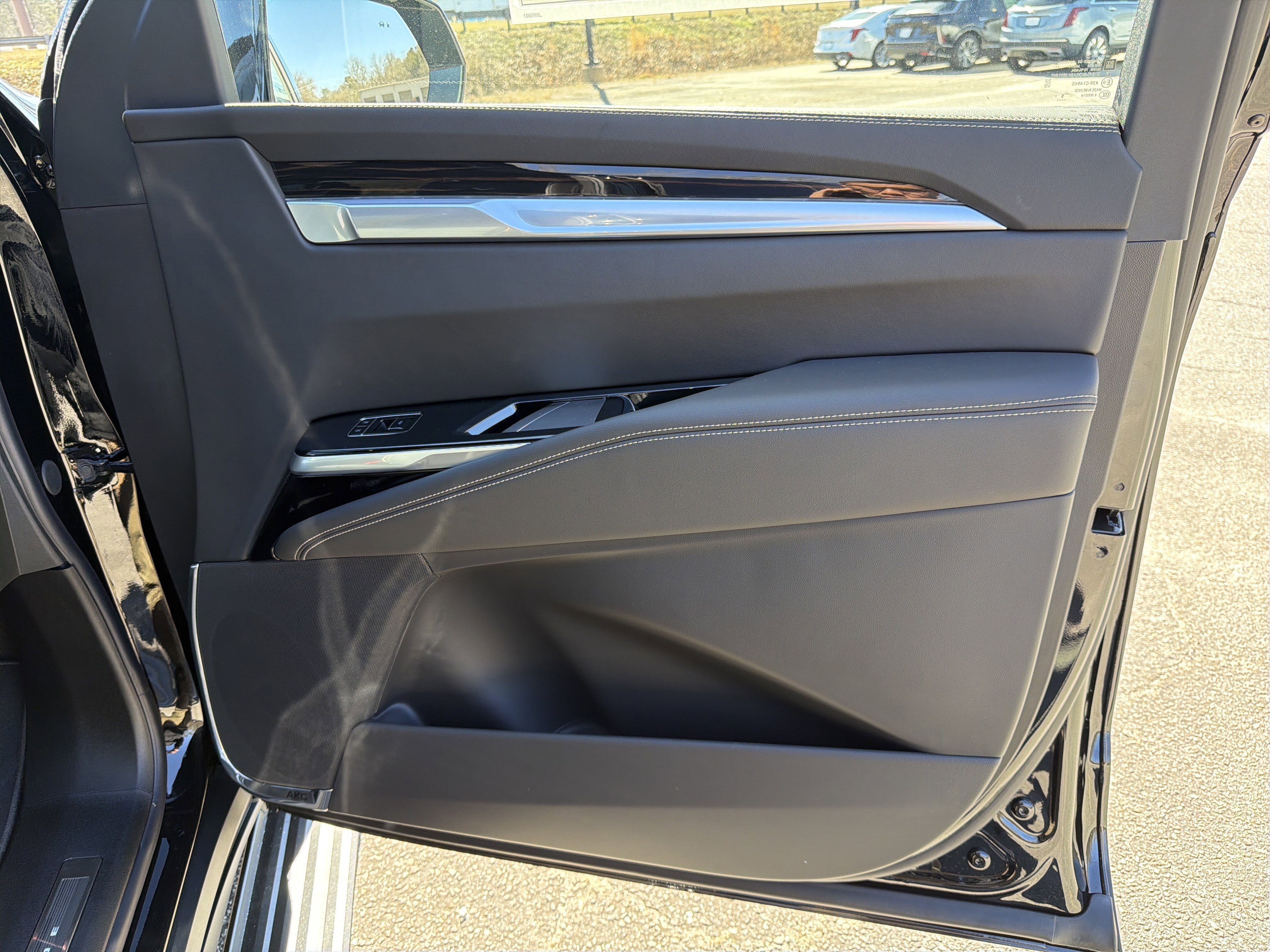 2026 Cadillac Escalade Luxury - Photo 17