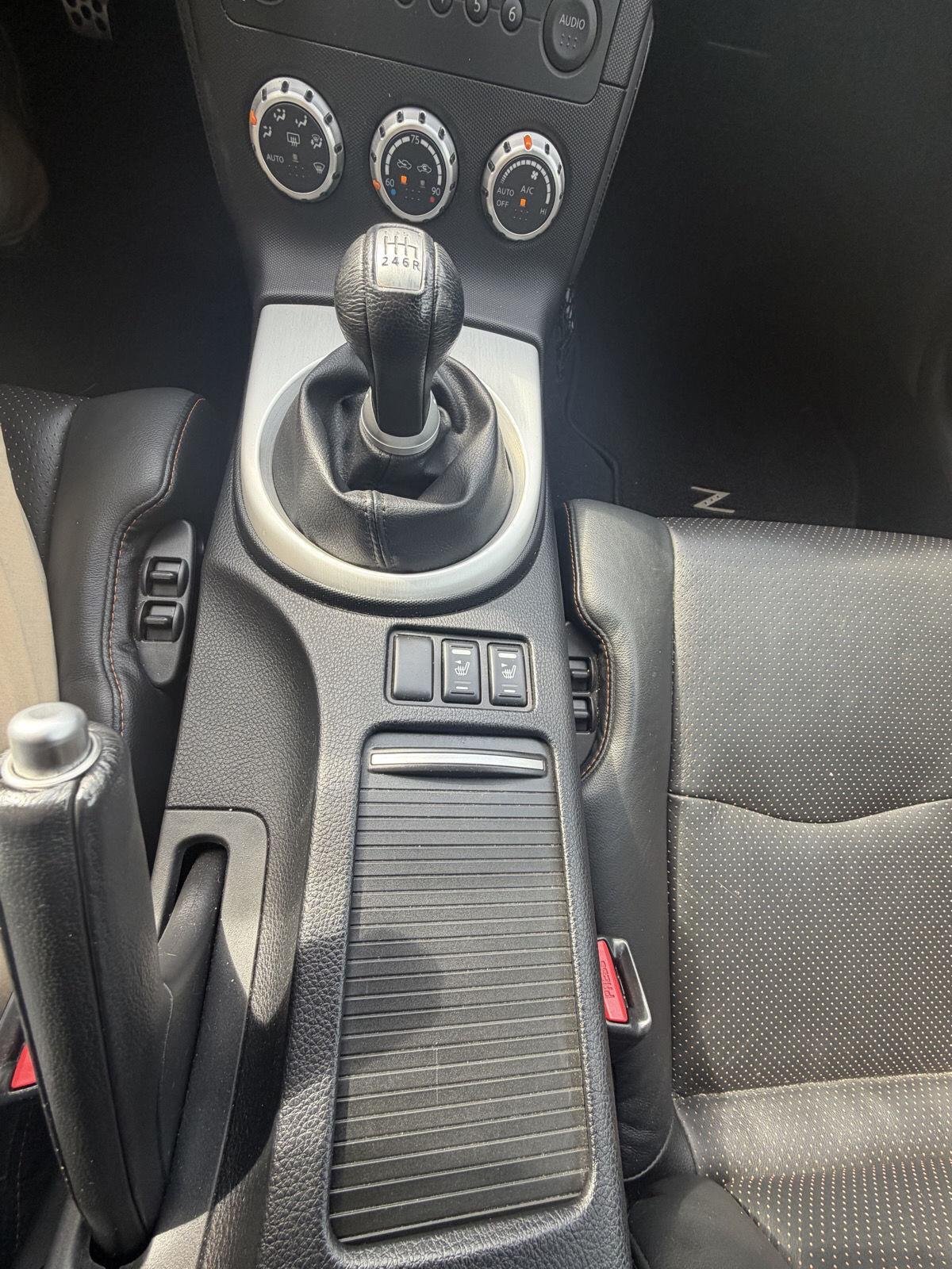 Used 2007 Carbon Silver Metallic Nissan Grand Touring image 25