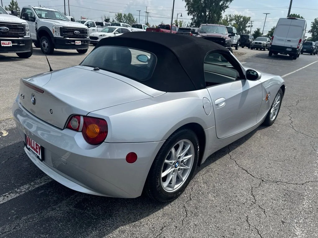 Used 2004 Gray BMW 2.5i image 28