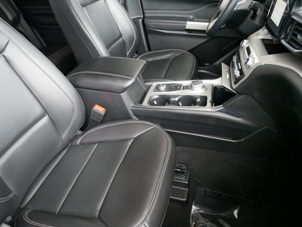 Certified Used 2023 Gray Ford XLT image 10