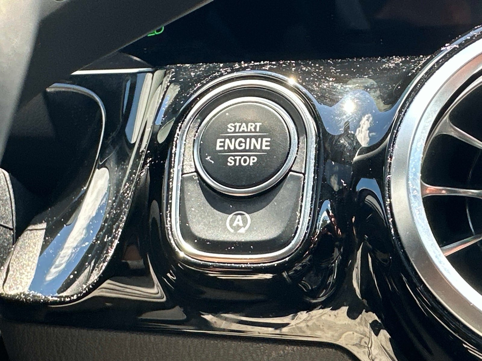 Certified Used 2022 Polar White Mercedes-Benz GLA 250 image 27