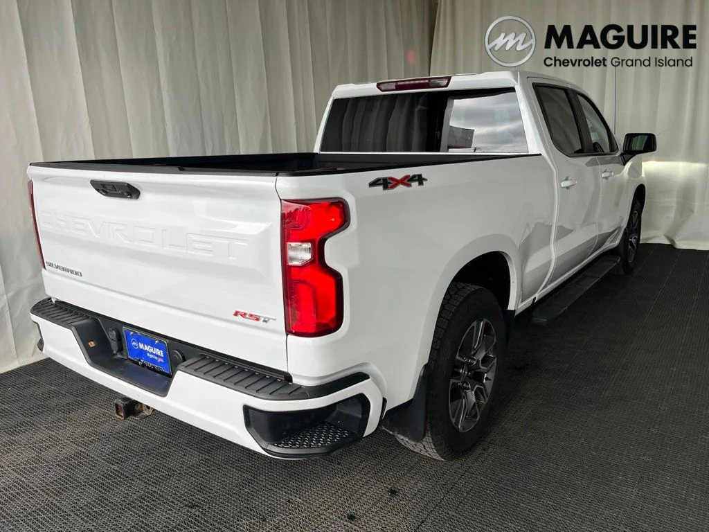 Used 2023 White Chevrolet RST image 27