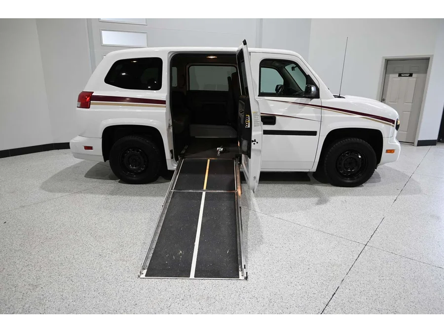 Used 2014 WHITE VPG DX Mobility Handicap Van image 18