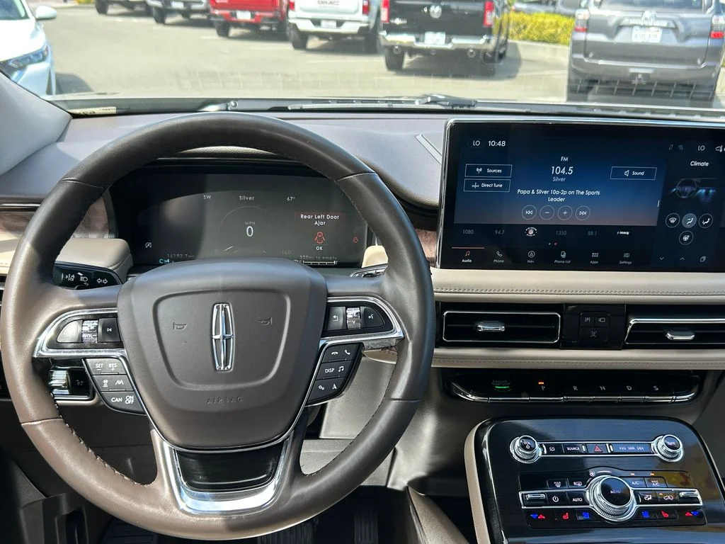 Used 2023 Beige Lincoln Reserve image 17