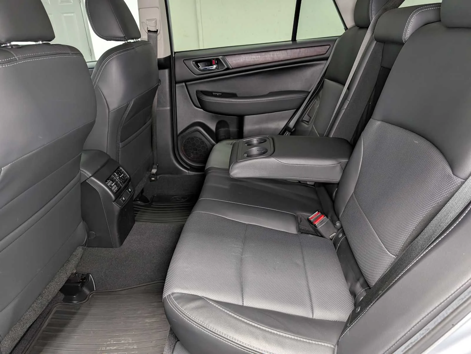 Used 2016 Ice Silver Metallic Subaru 2.5i Limited image 22