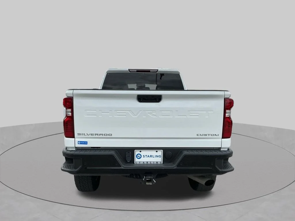 Used 2024 White Chevrolet Custom image 8