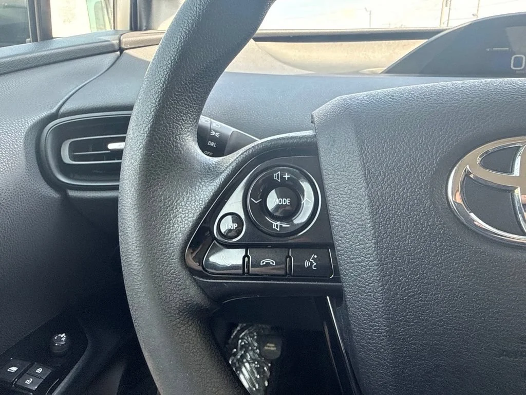Used 2022 Silver Toyota L Eco image 13