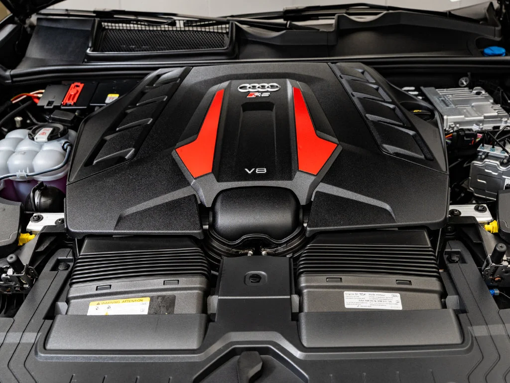 Used 2025 Mythos Black Metallic Audi 4.0T image 45