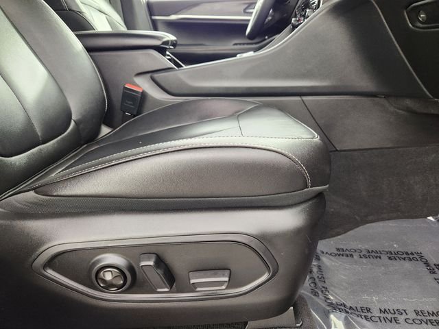 Used 2023 White Jeep Limited image 17