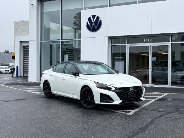 Used 2026 Pearl White Nissan 2.5 SR image 1