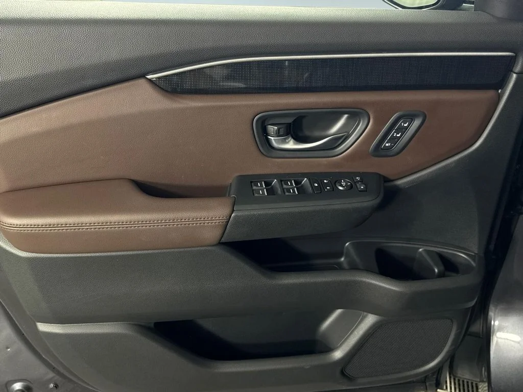 Used 2025 Gray Honda Elite image 19