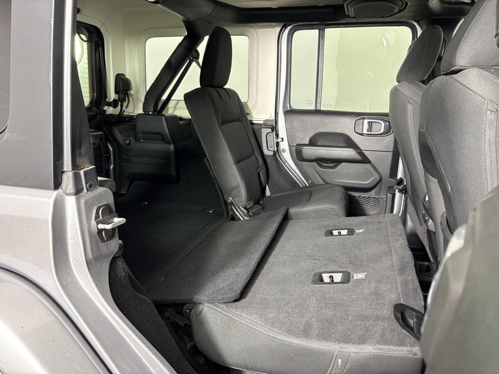 Used 2020 Billet Silver Metallic Jeep Sahara image 17